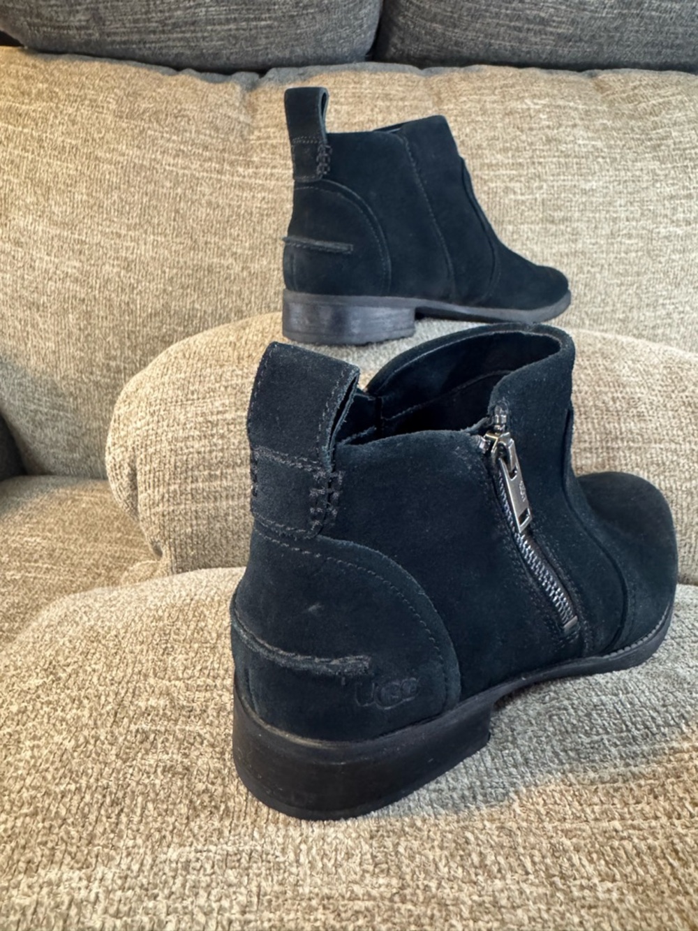 UGG Women's Aureo Black Ankle Boot with Side Zip Size 9 - Picture 10 of 12